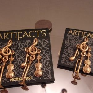 Muscial Earrings & Brooch/pin. L44-4